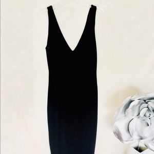 🖤One piece black  v- neck dress🖤